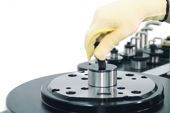 millSet ZOLLER The Compact Measurement Specialist  for Tactile Measuring of Facing Cutters 